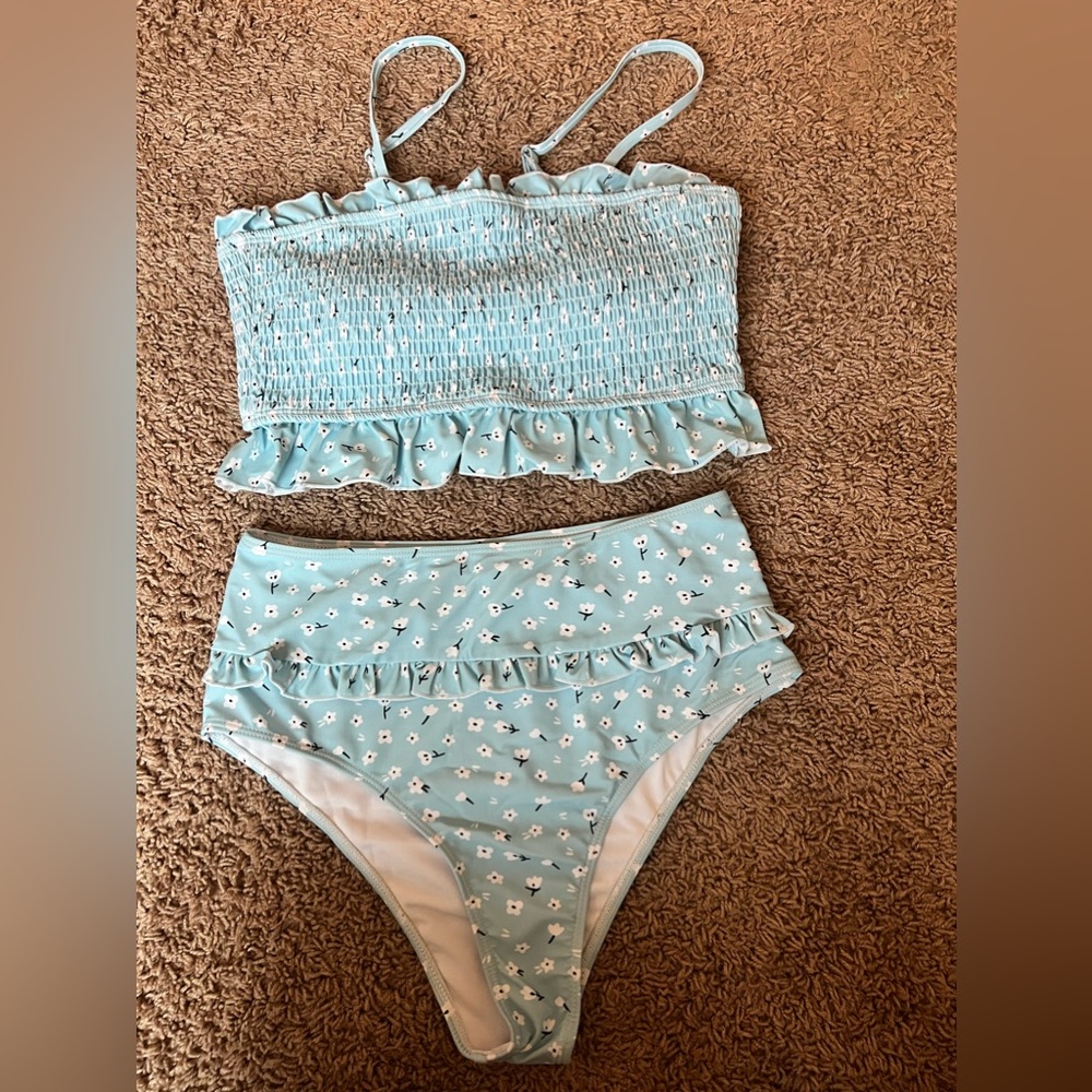 High waisted 2piece bathing suit- medium. Never worn! Beautiful blue color!